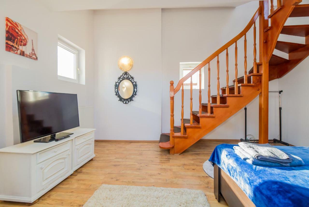 Rooftop Central Apartment Μπρασόβ Εξωτερικό φωτογραφία